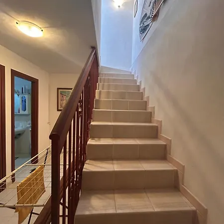Apartament Mena